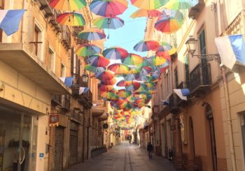 Anche quando fuori piove tiriamo fuori i nostri ombrelli colorati!