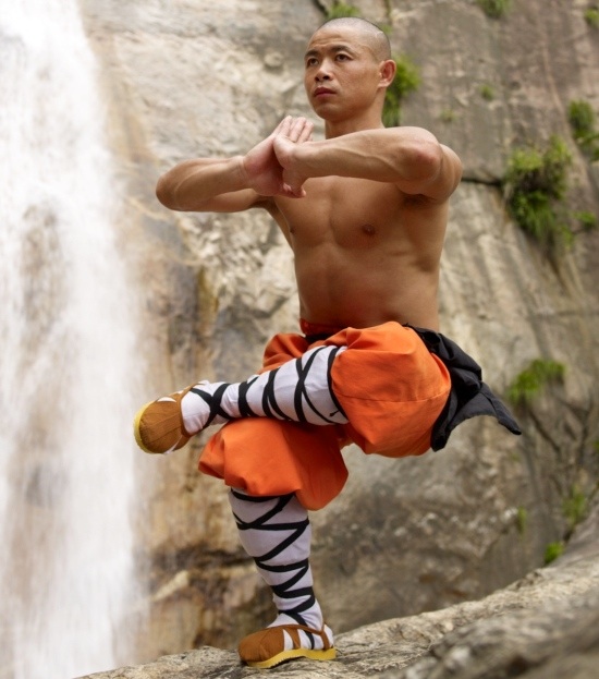 L’INCREDIBILE ALLENAMENTO DEI MONACI SHAOLIN